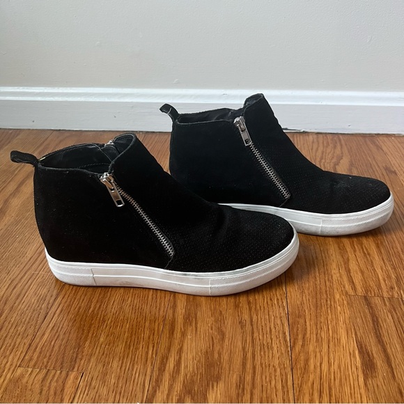 🌸Steve Madden Sneakers - Picture 7 of 7